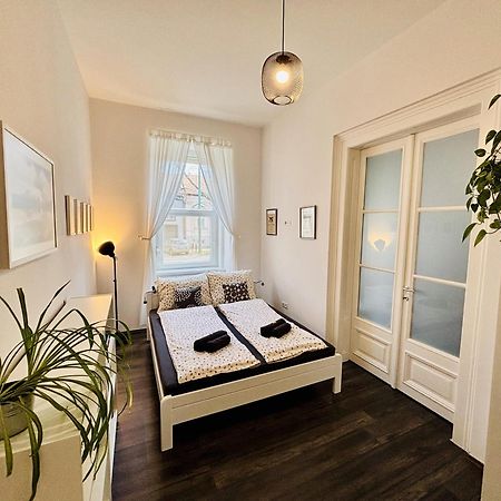 Art Apartment Segedyn Zewnętrze zdjęcie