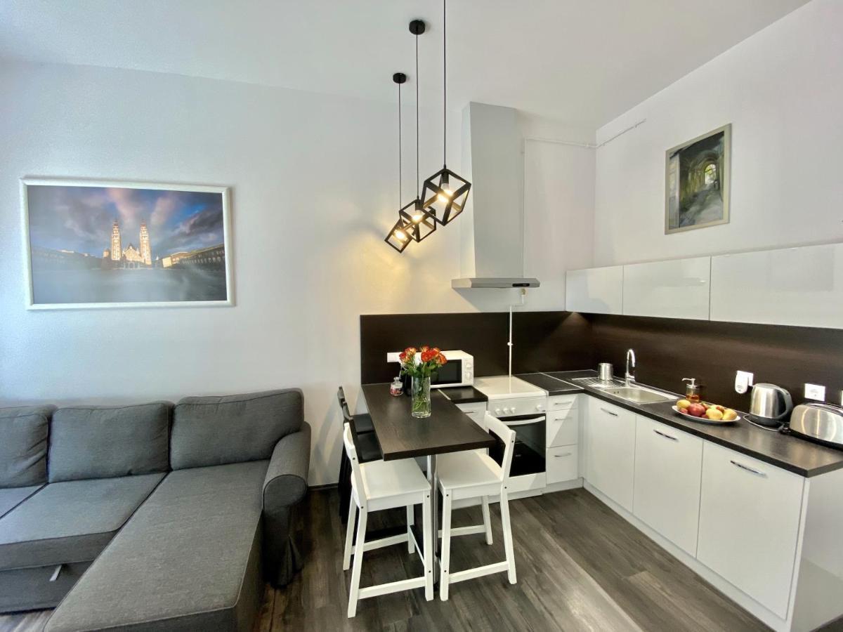 Art Apartment Segedyn Zewnętrze zdjęcie