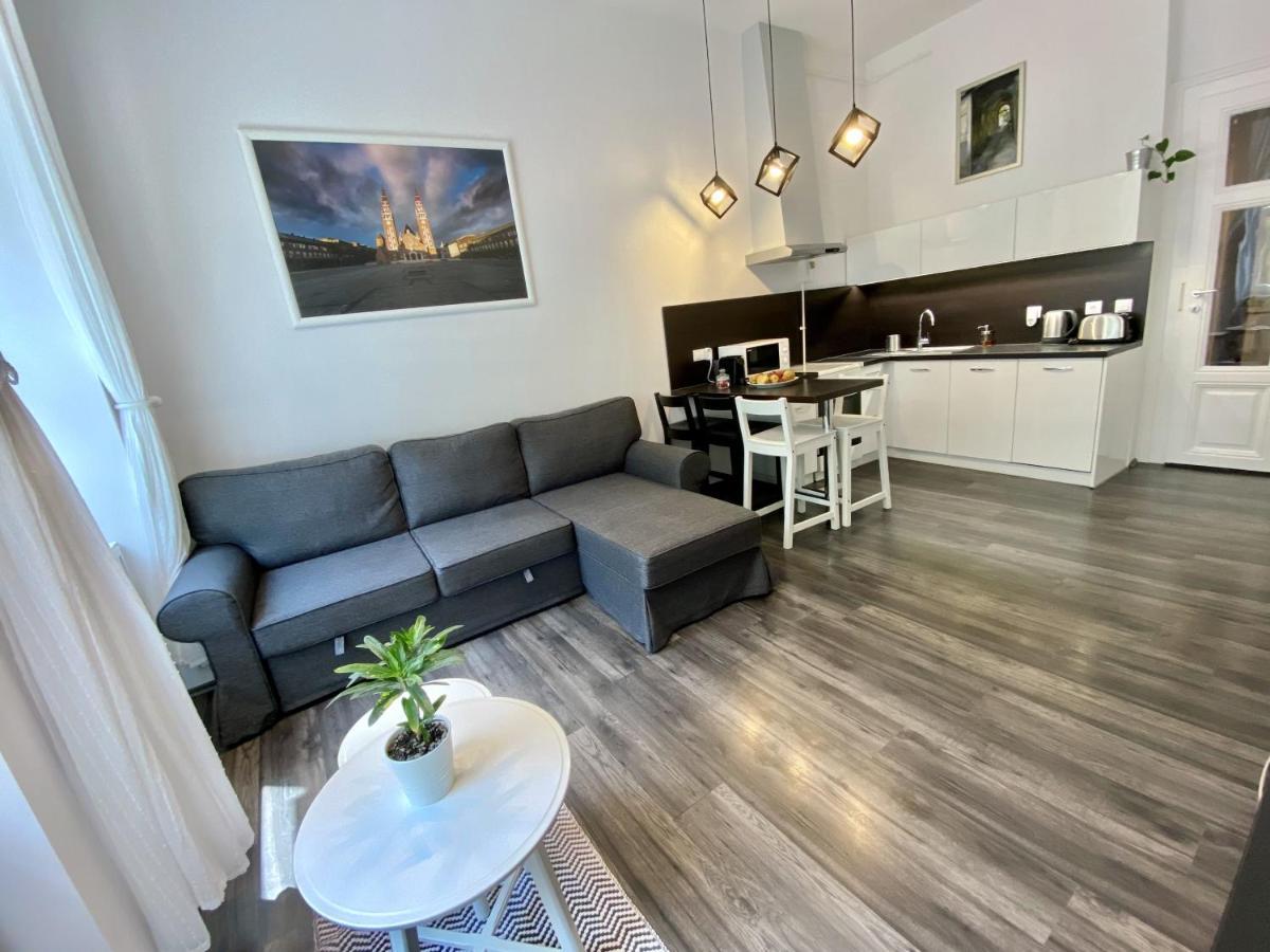 Art Apartment Segedyn Zewnętrze zdjęcie