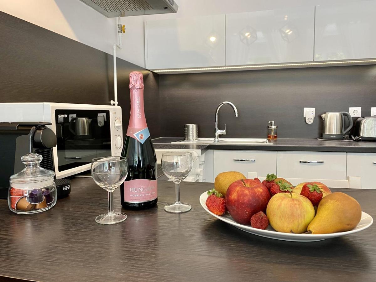 Art Apartment Segedyn Zewnętrze zdjęcie