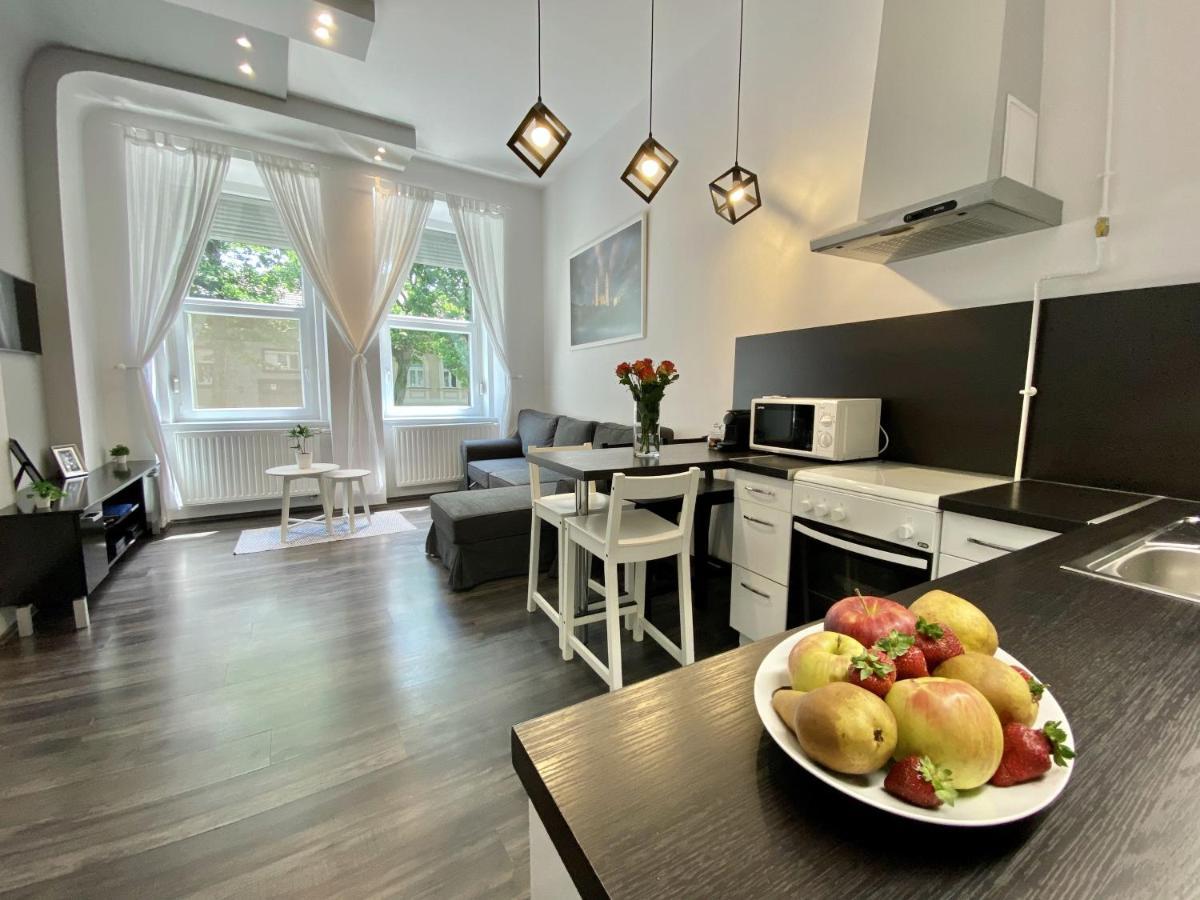 Art Apartment Segedyn Zewnętrze zdjęcie