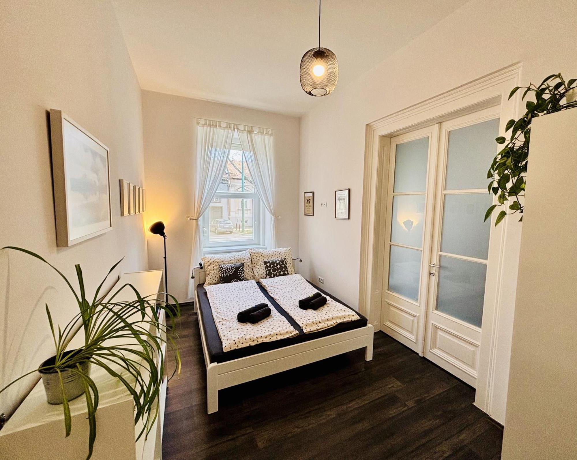 Art Apartment Segedyn Zewnętrze zdjęcie